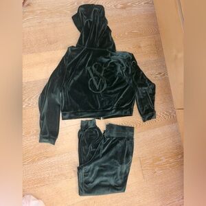 💚Victoria's Secret Emerald Velvet 2-Piece Set💚
